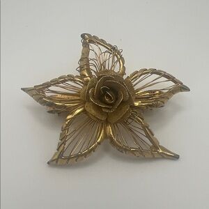 Vintage Scarf Clip Gold Tone Rose Flower Rare Cottagecore Grandmacore